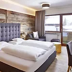 Hotel Der Gruene Baum Mountain Boutique 4*
