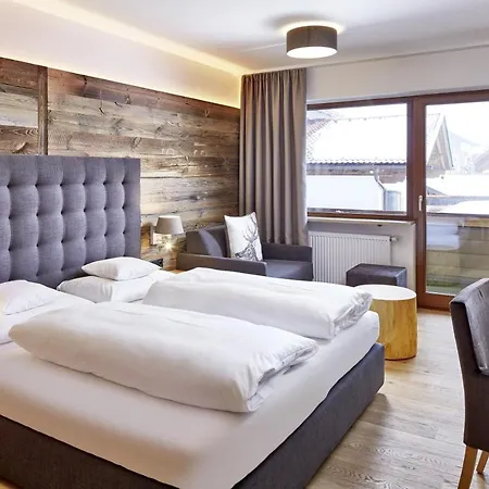 מלון Der Gruene Baum Mountain Boutique 4*