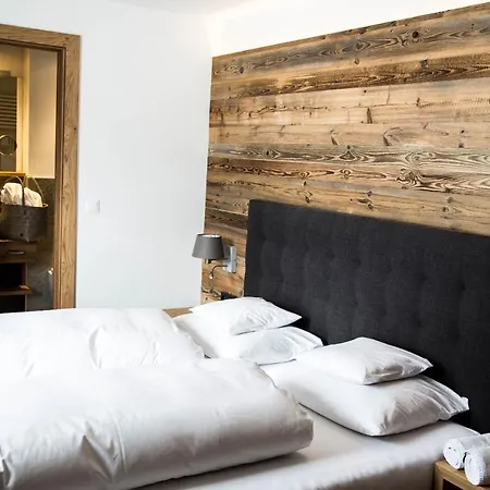 Der Gruene Baum Mountain Boutique מלון