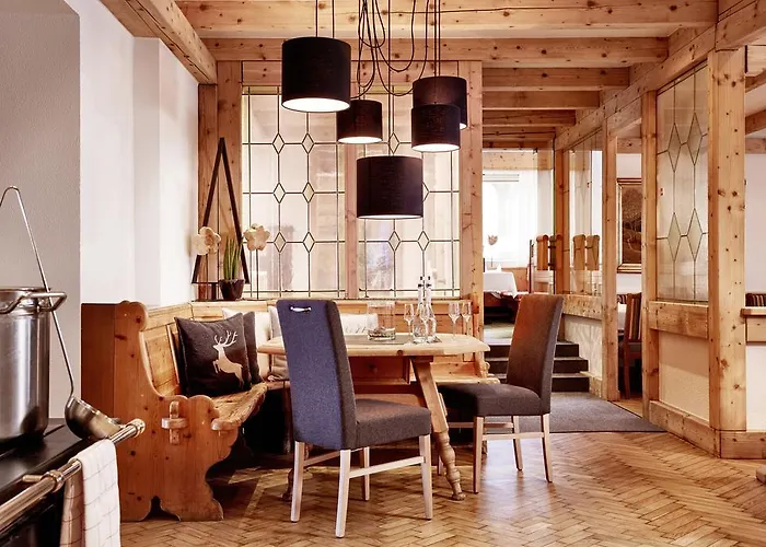 Der Gruene Baum Mountain Boutique 埃尔瓦尔德