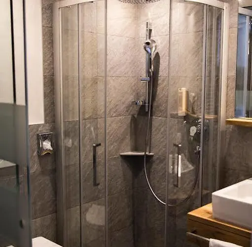 Der Gruene Baum Mountain Boutique Hotell