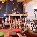 Der Gruene Baum Mountain Boutique