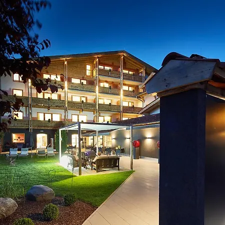 Der Gruene Baum Mountain Boutique 4*