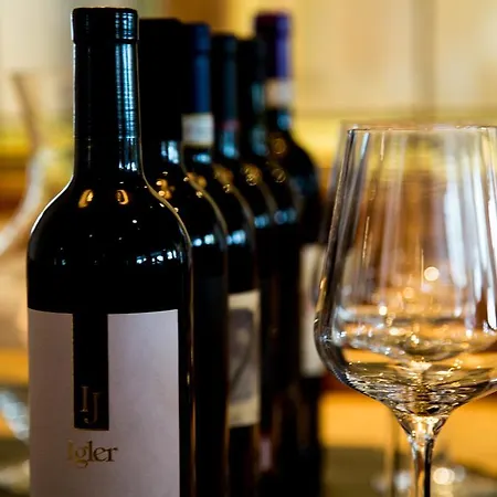 Der Gruene Baum Mountain Boutique