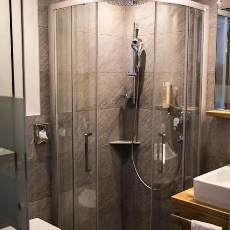 Der Gruene Baum Mountain Boutique Hotel