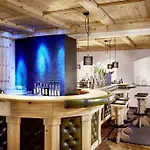 Der Gruene Baum Mountain Boutique