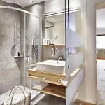 Hotel Der Gruene Baum Mountain Boutique