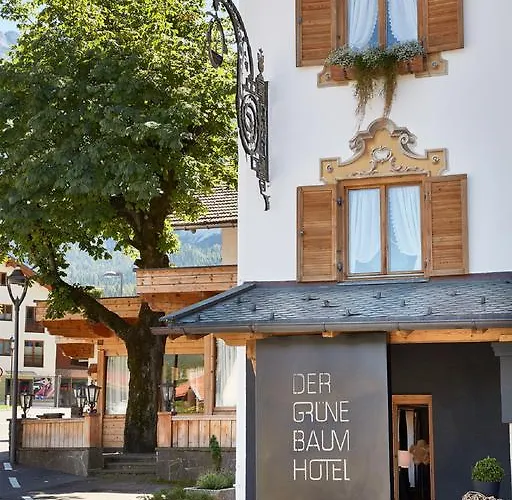 Hotel Der Gruene Baum Mountain Boutique